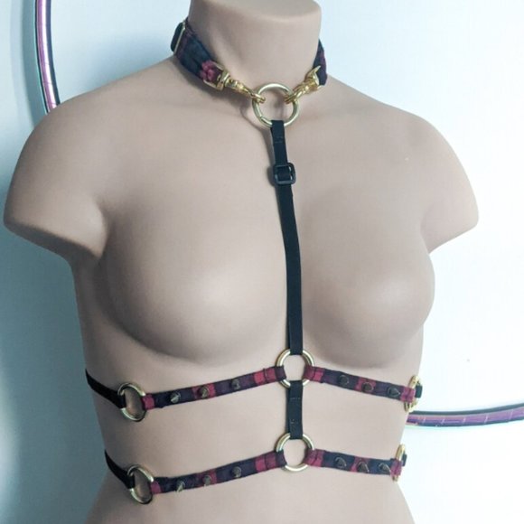 RIRI Adjustable Collared Body Harness with Spikes - Picture 1 of 13